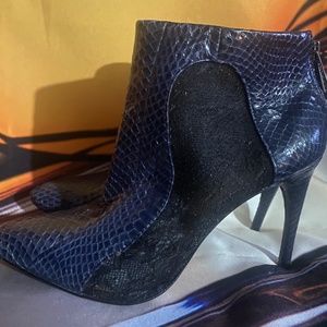 BCBG Maxazria Ma-Cleo Blue and Black heeled boots pointy toe